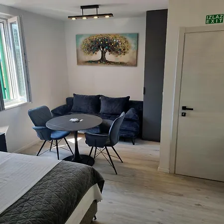 Guest house Katy 4*
